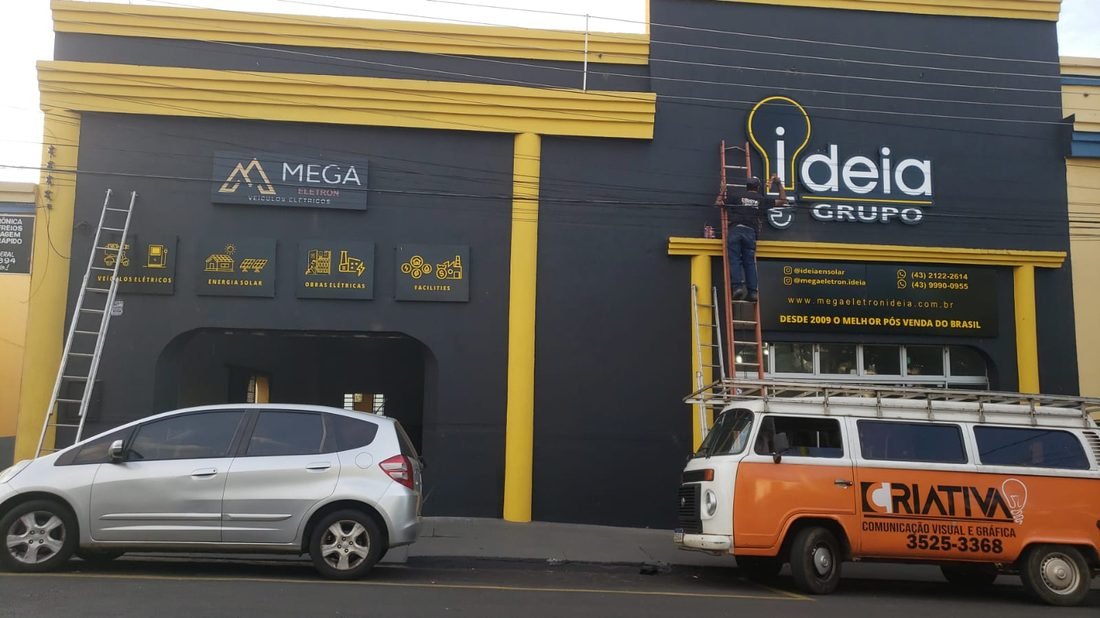 Fachada da unidade Mega Elétron em Jacarezinho, Paraná.